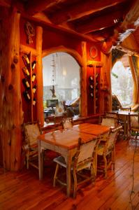 מסעדה או מקום אחר לאכול בו ב-Hosteria Sudbruck