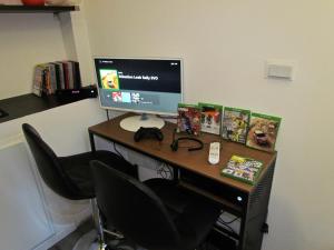 Coffee and tea making facilities at Brunelleschi Holidays Hostel