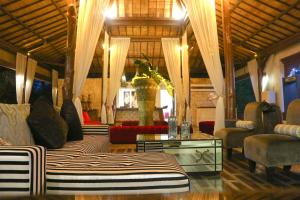 Ein Sitzbereich in der Unterkunft Grand Mega Resort & Spa