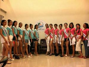 a group of young women standing in a row at Hadthong Resort in Pak Phayun