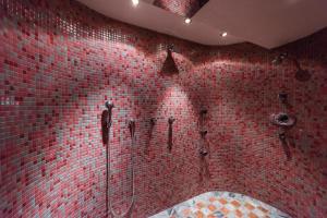 Ein Badezimmer in der Unterkunft Gasthof Schwarzer Adler in Hägerau-Steeg Naturpark Lechtal