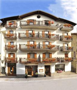 Gallery image of Hotel Italia in Baselga di Pinè