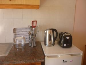 encimera de cocina con utensilios en Bella Vista, en Valle Gran Rey