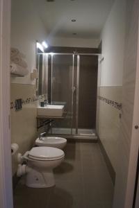 Koupelna v ubytování Gialel Pisa Guest House