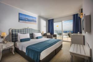 Foto da galeria de Atlantique Holiday Club - All Inclusive em Kusadasi