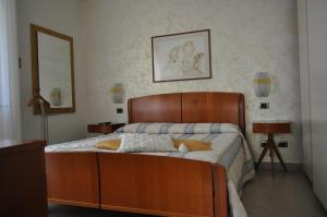 A bed or beds in a room at Sand 228 Home