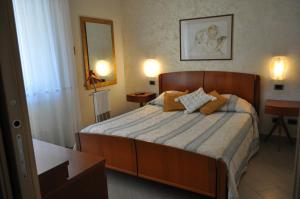 A bed or beds in a room at Sand 228 Home