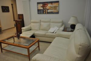 A seating area at Sand 228 Home