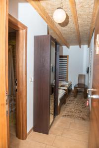 Motel Orhideja的休息区