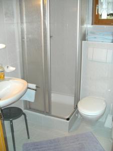 Ett badrum på Landhaus Schmid