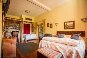 Letto o letti in una camera di Lake Front Suite at Los Elementos