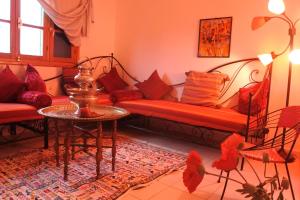 Area tempat duduk di Le jardin d'habiba
