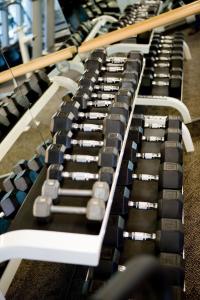 Fitness centrum a/nebo fitness zařízení v ubytování The Colonnade Hotel
