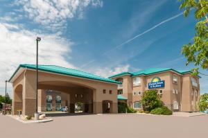 Photo de la galerie de l'établissement Days Inn & Suites by Wyndham Brandon, à Brandon