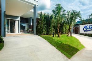 Κήπος έξω από το KG Private Pool Villa