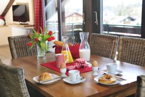Hommikusöögi valikud saadaval majutusasutuse Auszeit külastajatele