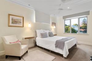 Postel nebo postele na pokoji v ubytování Sorrento Beach Bed & Breakfast