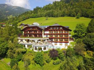 Gallery image of Naturhotel Alpenrose in Millstatt