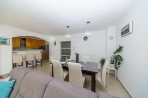 Η κουζίνα ή μικρή κουζίνα στο Apartment Luni
