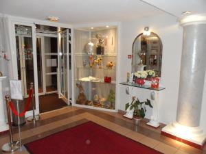 Gambar di galeri bagi Hotel Lyon Sud, Pierre Benite, St Genis Laval di Pierre-Bénite