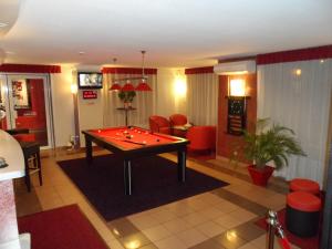 Ruang duduk di Hotel Lyon Sud, Pierre Benite, St Genis Laval