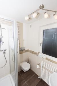 Kamar mandi di DEVA Hotel Kaiserblick