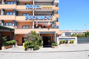 Budova, kde se hotel nachází