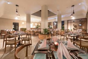 En restaurant eller et andet spisested på Be Live Experience Marrakech Palmeraie - All Inclusive