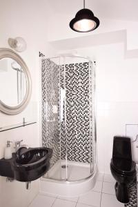 Kúpeľňa v ubytovaní ARTHOTEL STALOWA 52