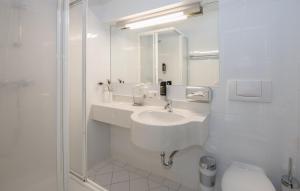 Ein Badezimmer in der Unterkunft Hotel Neutor Express