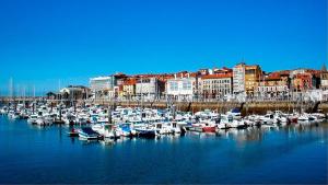 Imagen de la galería de Apartamento con encanto y vistas en playa San Lorenzo, en Gijón