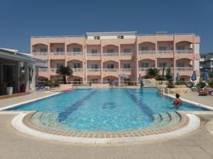 Bazén v ubytovaní Rhodian Rose Hotel alebo v jeho blízkosti