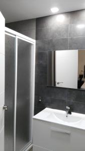 Bathroom sa Temporary Alicante TM