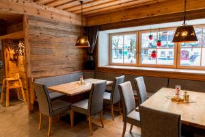 Restauracja lub miejsce do jedzenia w obiekcie Hotel Rosner