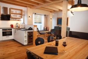 Dapur atau dapur kecil di Trattlers Hof-Chalets