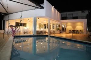 The swimming pool at or close to Hotel Valle Verde