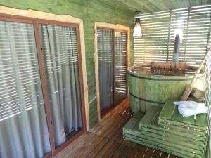 Kylpyhuone majoituspaikassa Treca Rupan Lodge