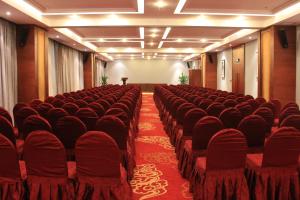 สิ่งอำนวยความสะดวกทางธุรกิจและ/หรือห้องประชุมที่ Fliport Garden Hotel Wuyishan