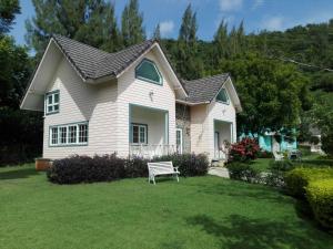 Κήπος έξω από το Cottages @ Hill Resort