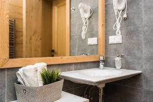 Łazienka w obiekcie Apartamenty Sun & Snow Resorts Lipki Park z sauną