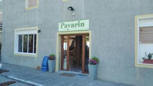 Budynek z napisem "paparyna" w obiekcie Albergo Payarin w mieście Ormea