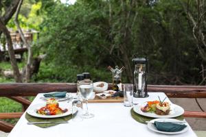 Opsi sarapan yang tersedia untuk tamu di Kosi Forest Lodge