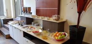 Comida no hotel ou em algum lugar perto