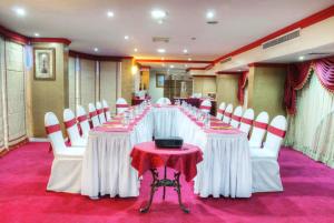 Konferenční prostory v ubytování Al Maha Regency Hotel Suites - Managed by Aoudi Consultants