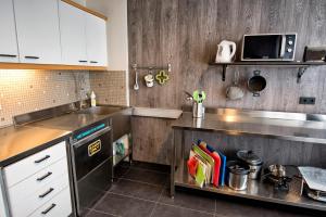 Cucina o angolo cottura di B14 Hostel