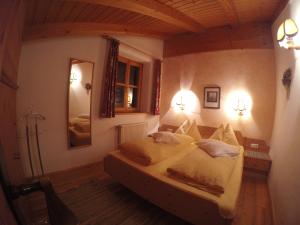 Postel nebo postele na pokoji v ubytování Landhaus Jetzbach
