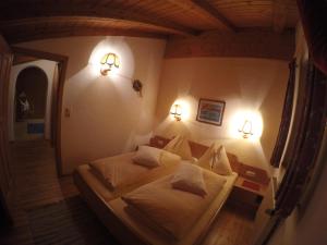 Postel nebo postele na pokoji v ubytování Landhaus Jetzbach