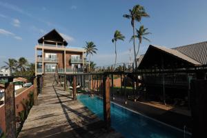 Bazén v ubytování Saprin Beach Resort nebo v jeho okolí