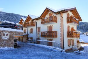 Nespecifikovaný výhled na hory nebo výhled na hory při pohledu z hotelu