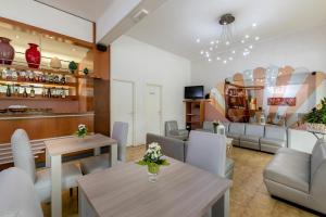 Ο χώρος του lounge ή του μπαρ στο Hotel Vallechiara